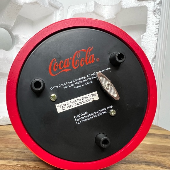 Vintage Hallmark Coca Cola Santa Snow Globe in Box with musical train! - Picture 8 of 8
